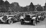 The massed troops at the Luitpoldpark. Clearly visible, the command " heavy cars " of the company commanders and the motorcycle and sidecar sets of the line units. The massed troops at the Luitpoldpark. Clearly visible, the command " heavy cars " of the company commanders and the motorcycle and sidecar sets of the line units.